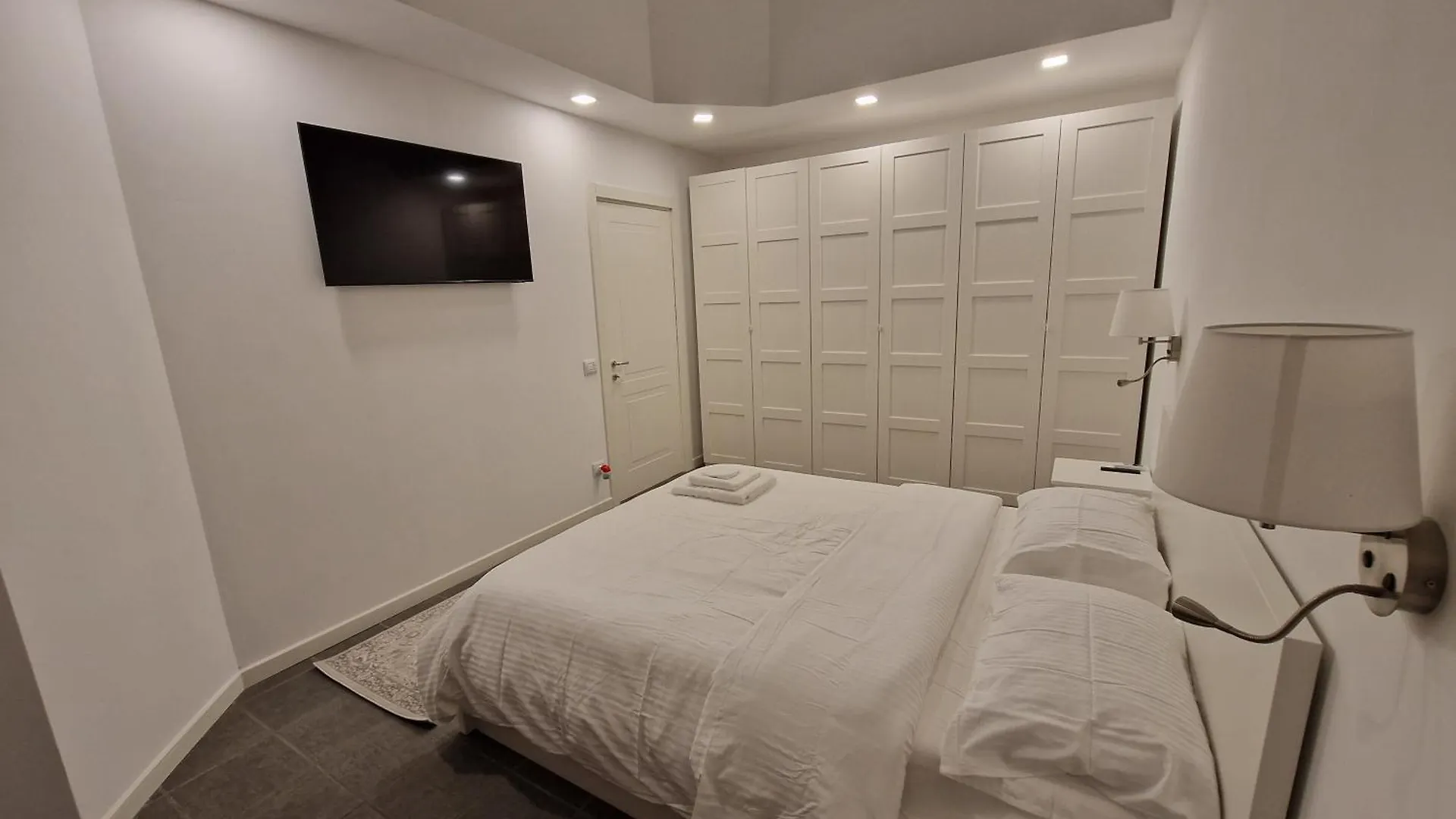 Homes & Suites - Milano Meravigli Den