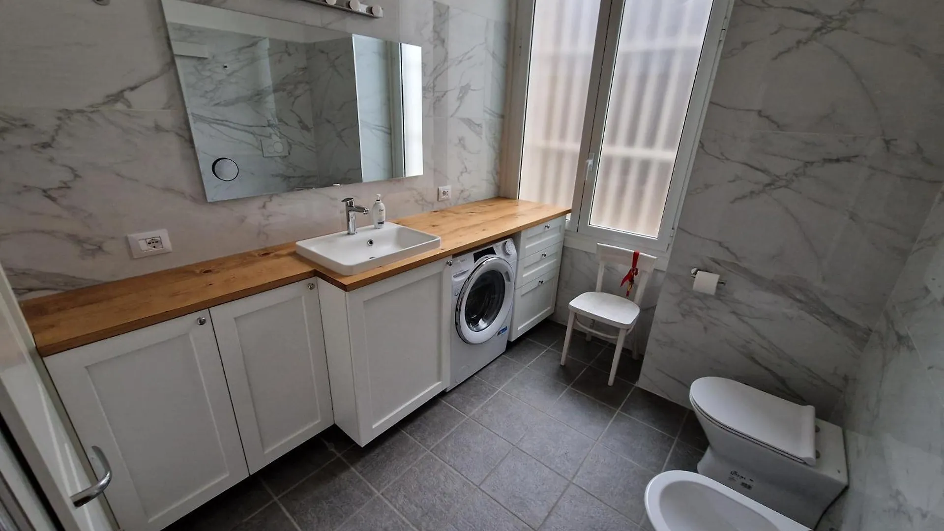 Homes & Suites - Milano Meravigli Den 0*, Milan