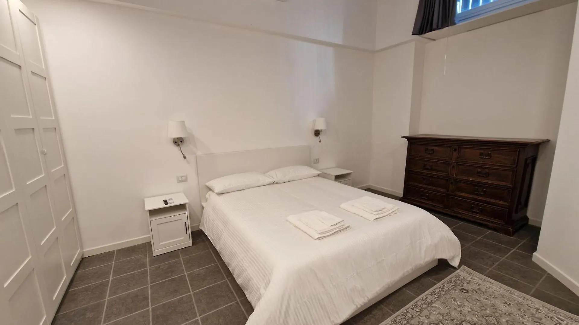 Homes & Suites - Milano Meravigli Den 0*, Milan Italy