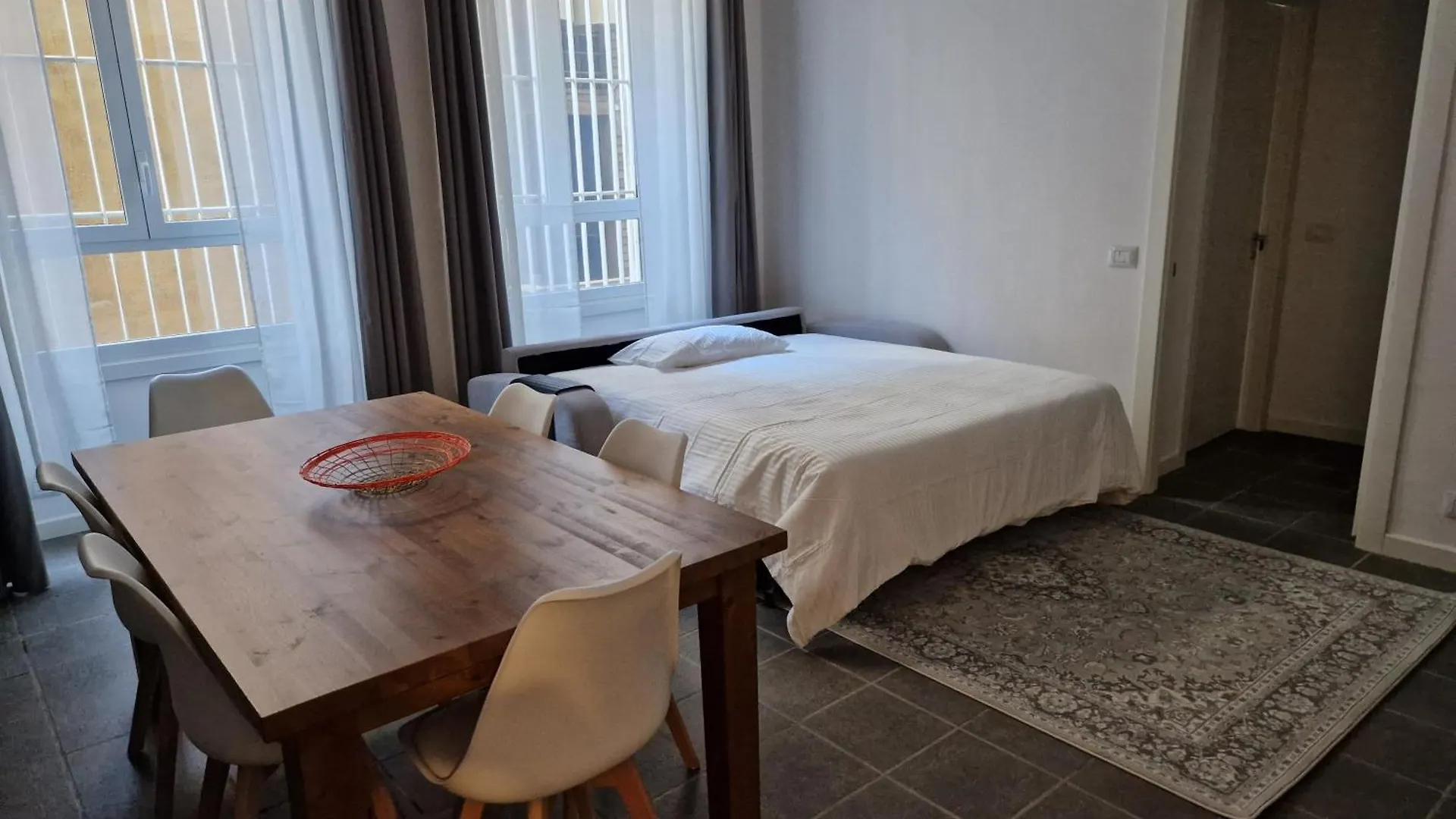 Homes & Suites - Milano Meravigli Den 0*, Milan Italy