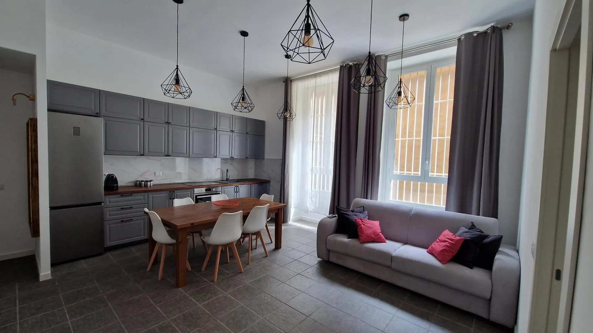 Homes & Suites - Milano Meravigli Den